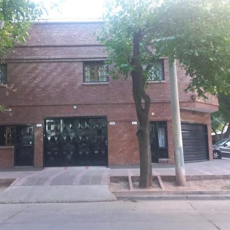 Apartamentos Willy - En Zona Residencial Con Estacionamiento Mendoza Exterior foto