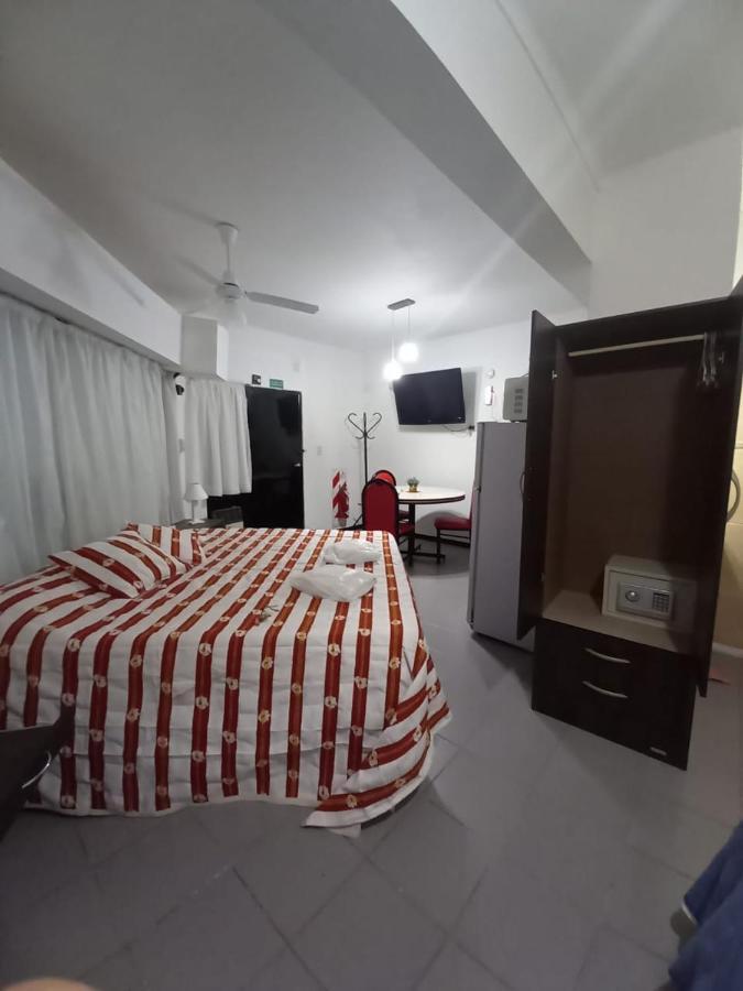 Apartamentos Willy - En Zona Residencial Con Estacionamiento Mendoza Exterior foto