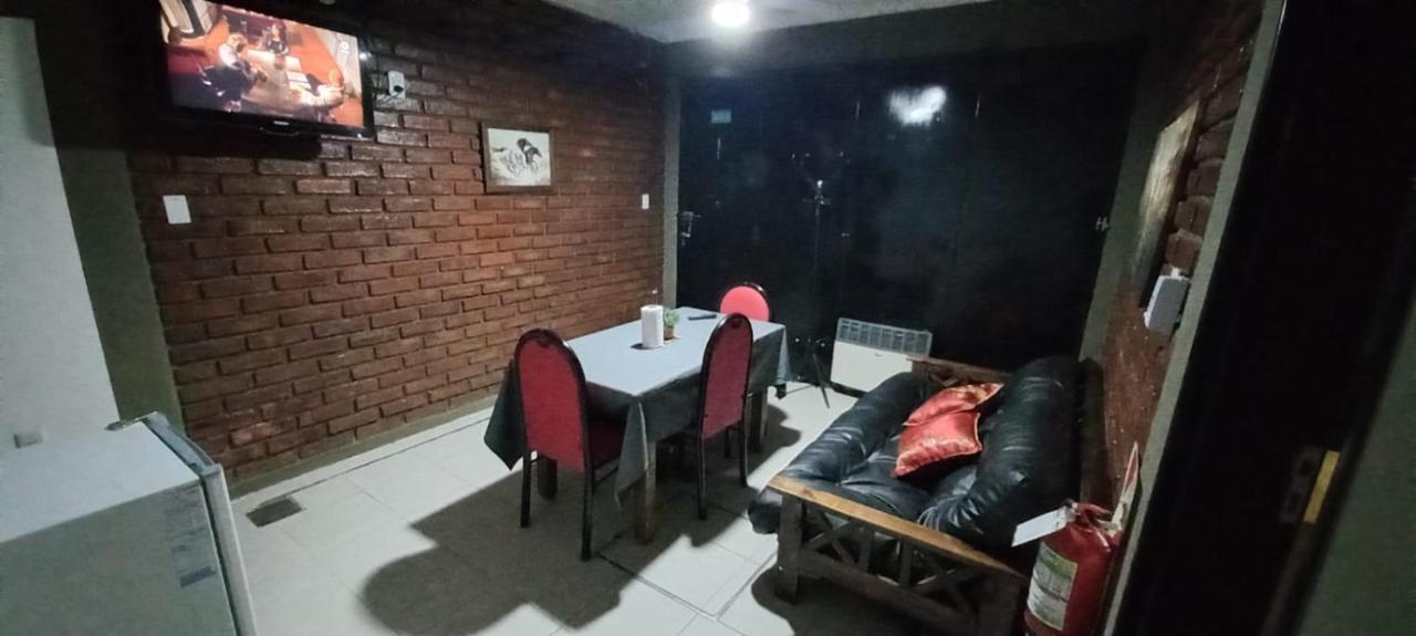 Apartamentos Willy - En Zona Residencial Con Estacionamiento Mendoza Exterior foto
